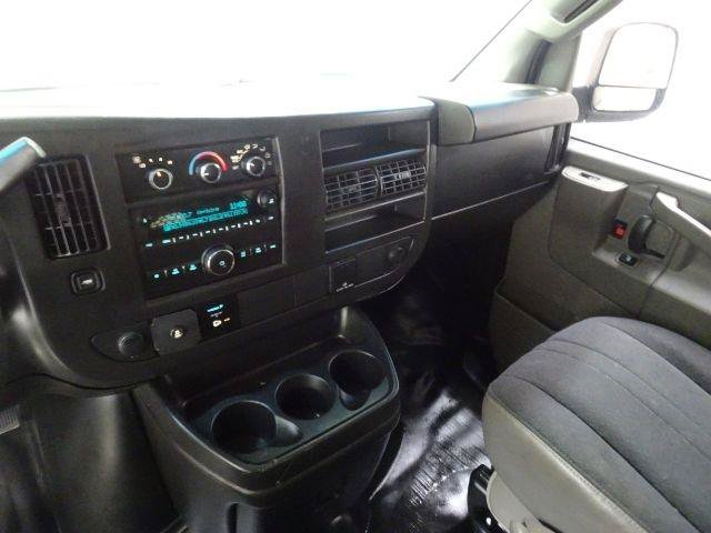 Used 2018 Chevrolet Express 2500 w/ Driver Convenience Package RWD image 31