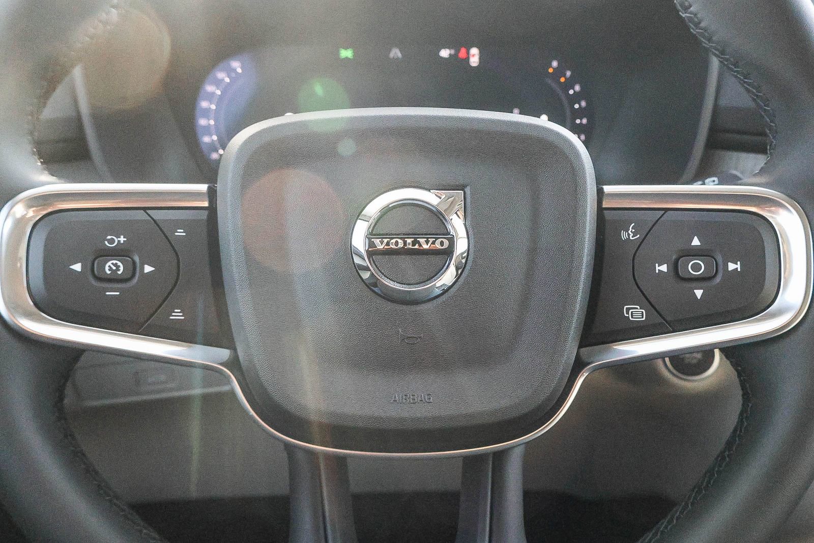 New 2026 Volvo XC40 B4 Plus w/ Climate Package image 33