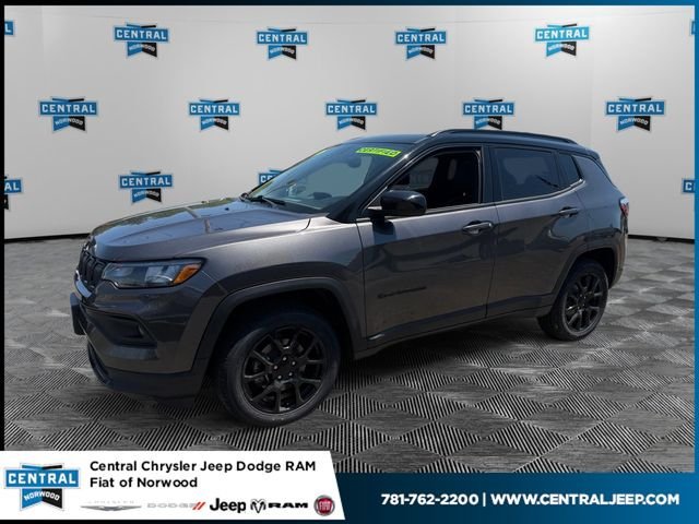 Used 2022 Jeep Compass Latitude w/ Sun and Sound Group AWD/4WD image 1