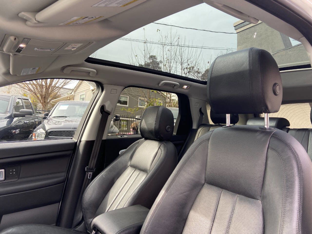 Used 2015 Land Rover Discovery Sport HSE image 17