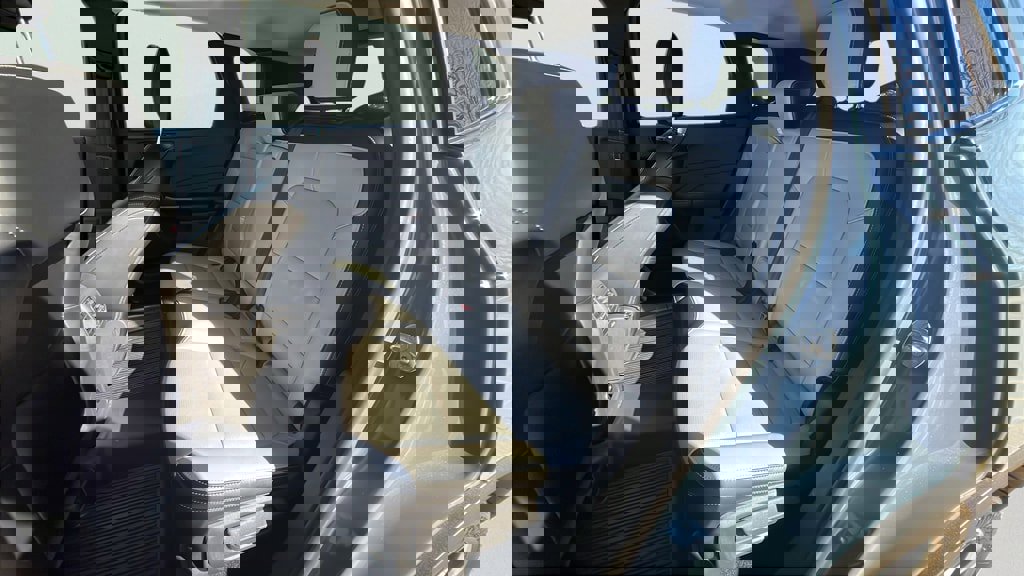 Used 2025 Ford Escape Platinum image 17