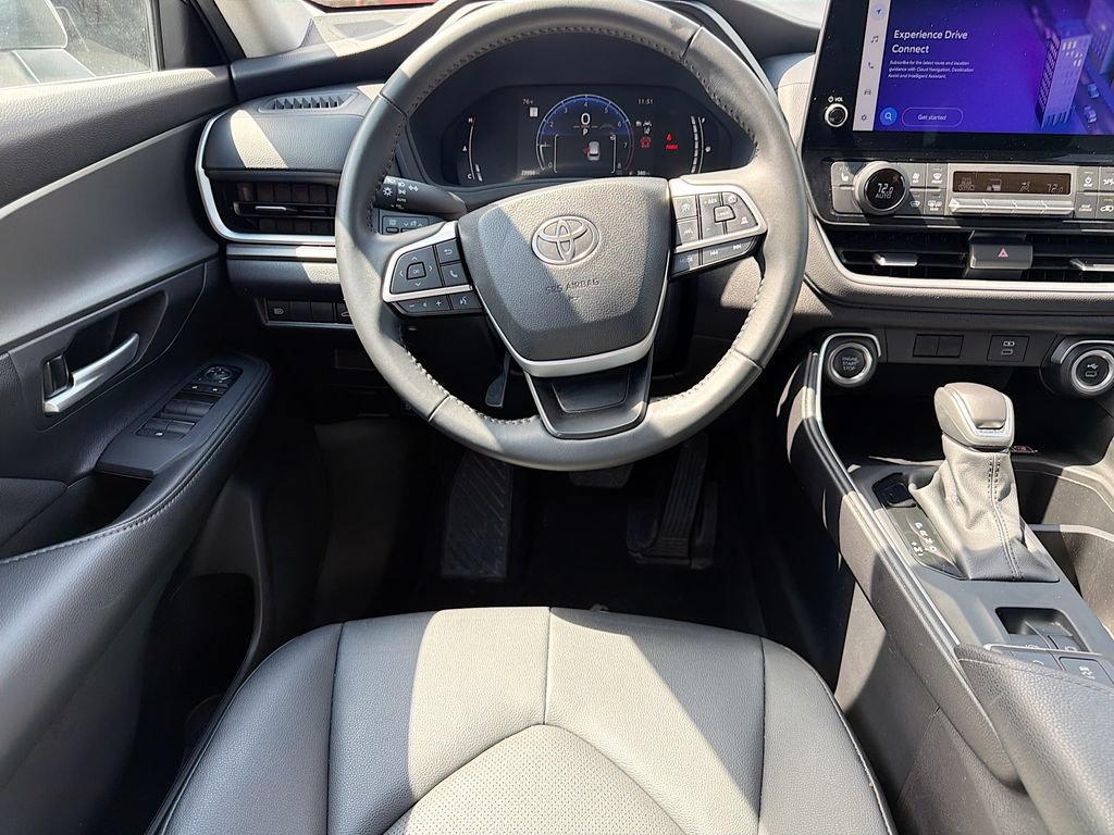 Used 2025 Toyota Grand Highlander FWD image 17