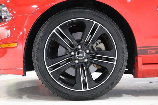 Used 2014 Ford Mustang GT Premium w/ Equipment Group 402A RWD image 9