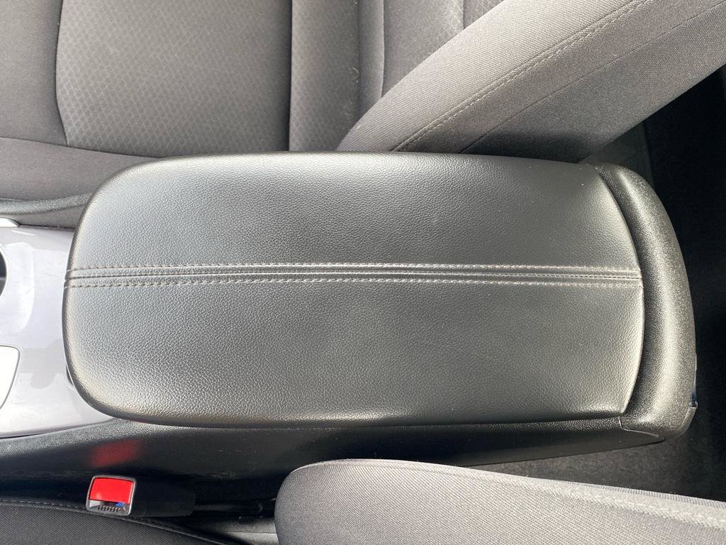 Used 2022 Chevrolet Malibu LT image 33