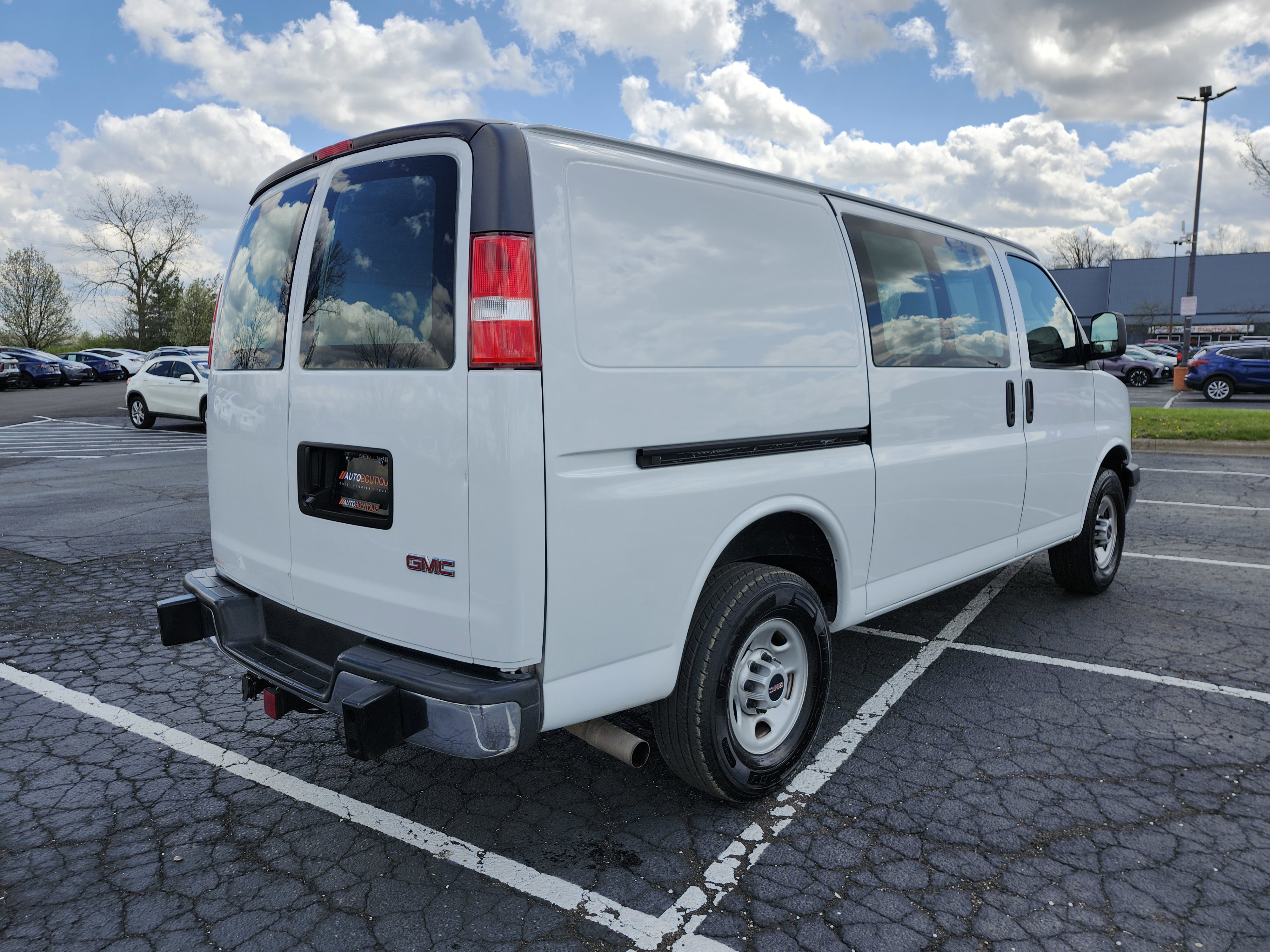 Used 2020 GMC Savana 2500 w/ Driver Convenience Package image 15
