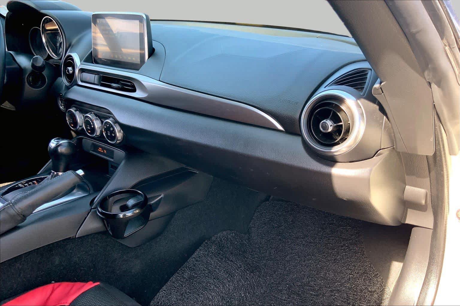 Used 2018 FIAT 124 Spider Classica w/ Technology Group RWD image 19