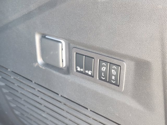 Used 2023 Chevrolet Tahoe High Country image 42