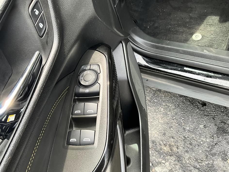 Used 2024 Chevrolet Trax LT w/ Sunroof Package image 13