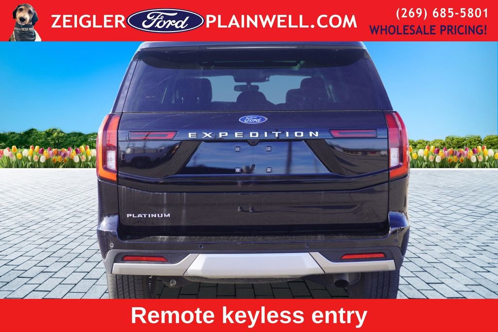 Used 2025 Ford Expedition Platinum image 7