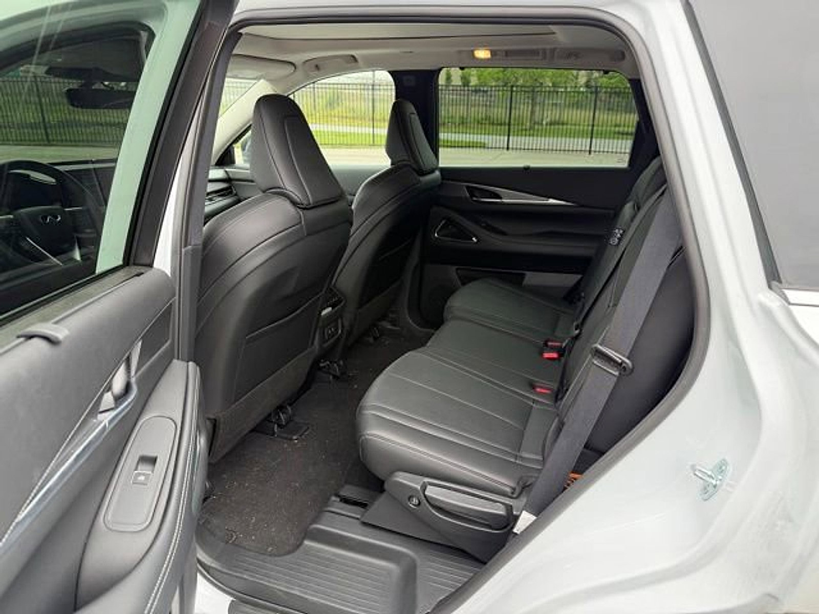 Certified 2026 INFINITI QX60 Luxe w/ Cargo Package AWD/4WD image 10
