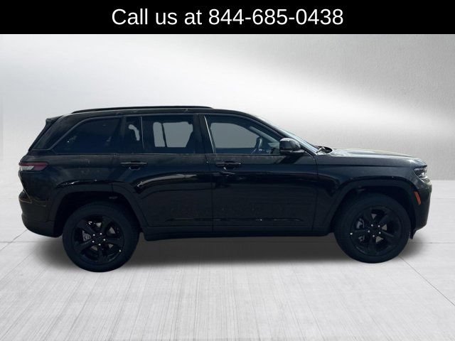 New 2026 Jeep Grand Cherokee Limited w/ Limited Altitude Package AWD/4WD image 4