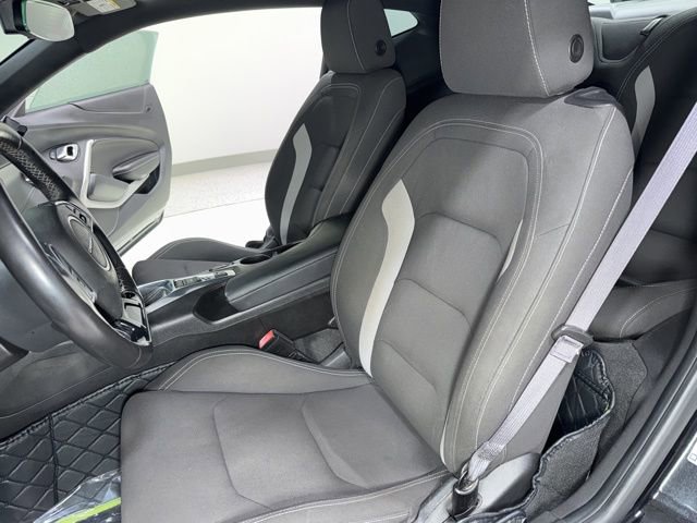 Used 2016 Chevrolet Camaro LT RWD image 12