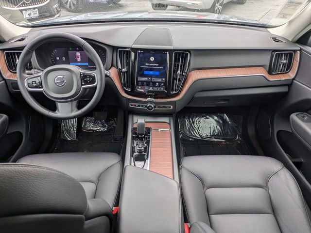 Certified 2023 Volvo XC60 B5 Plus w/ Protection Package Premier AWD/4WD image 25