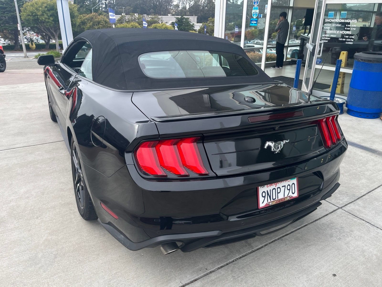 Used 2022 Ford Mustang Premium RWD image 6