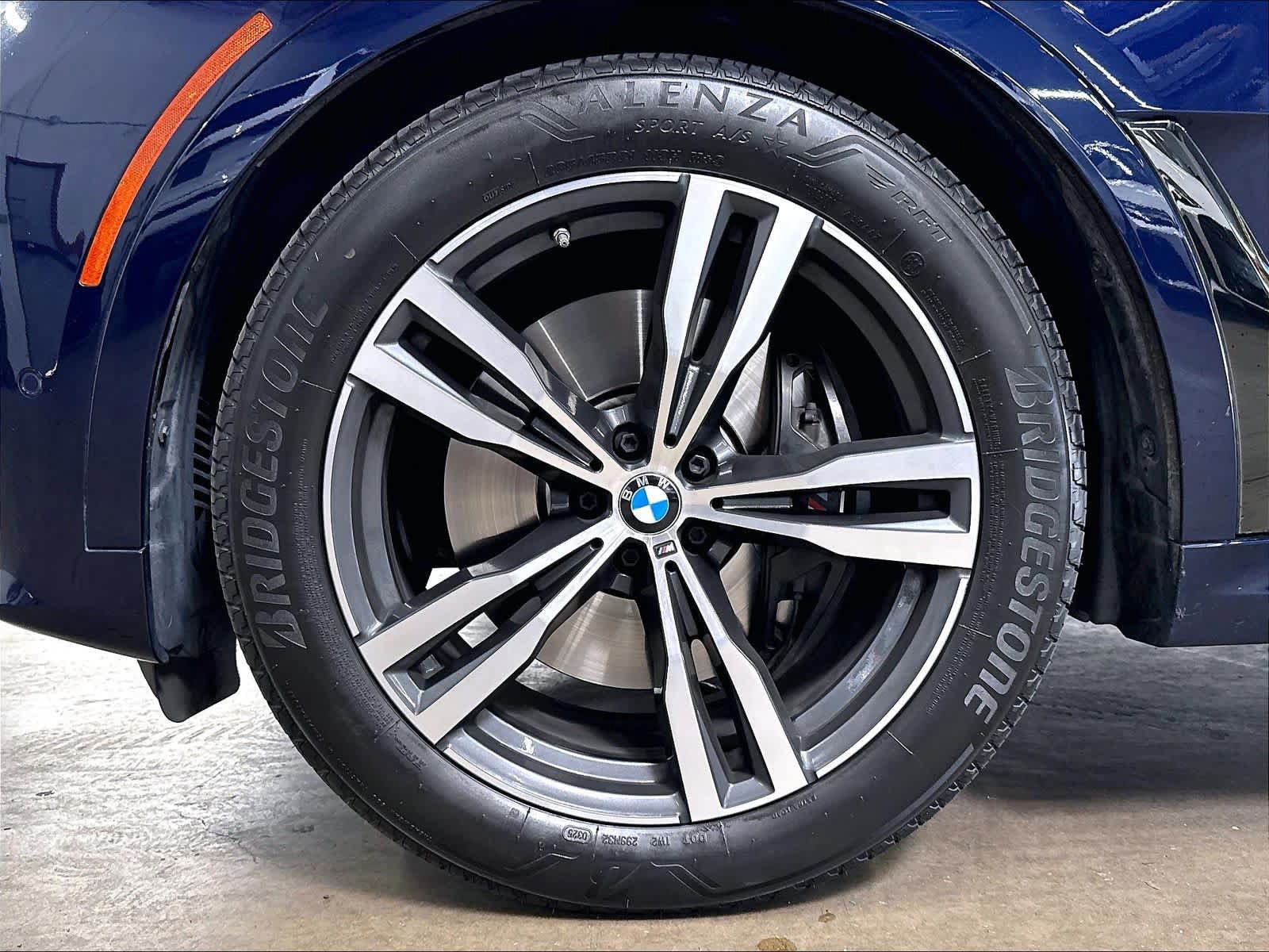 Used 2021 BMW X7 M50i AWD/4WD image 11
