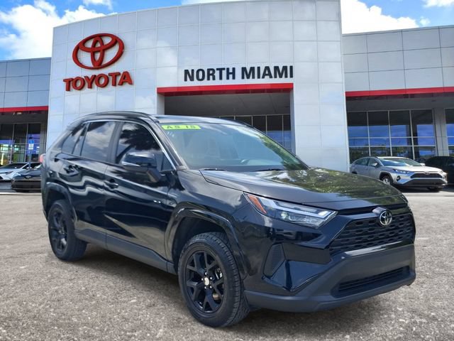 Used 2023 Toyota RAV4 XLE w/ Convenience Package FWD image 1