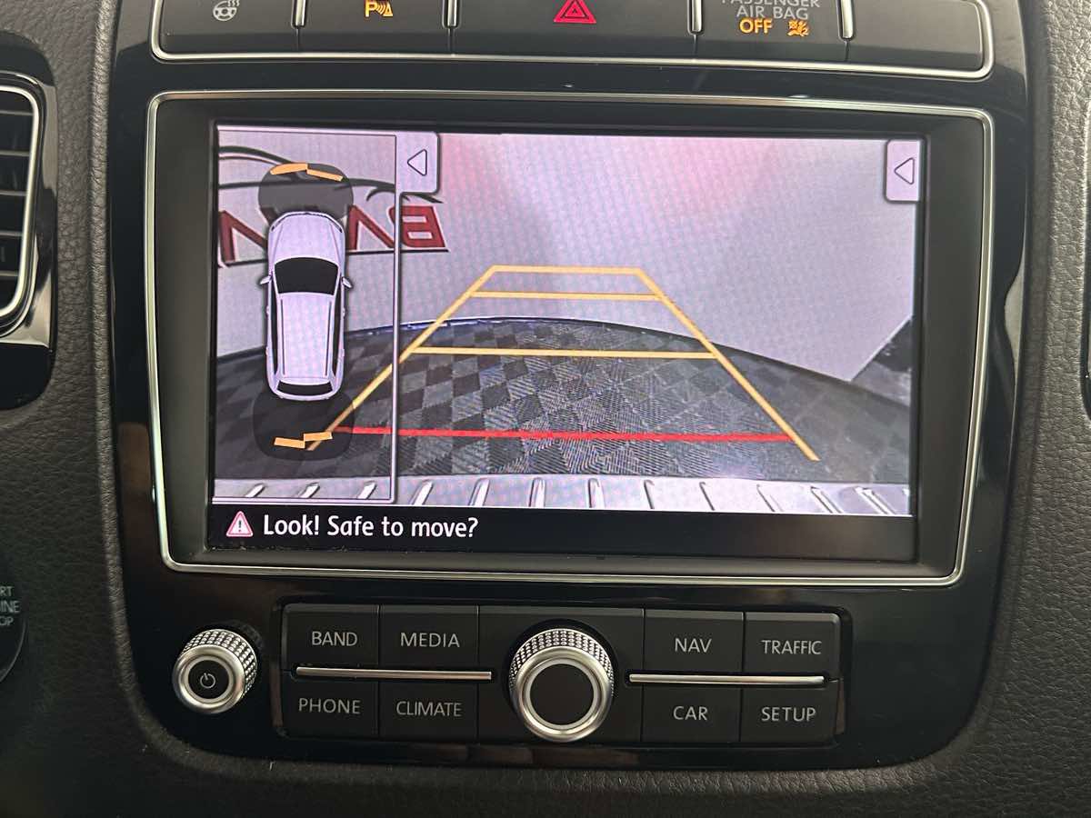 Used 2017 Volkswagen Touareg Wolfsburg Edition image 36