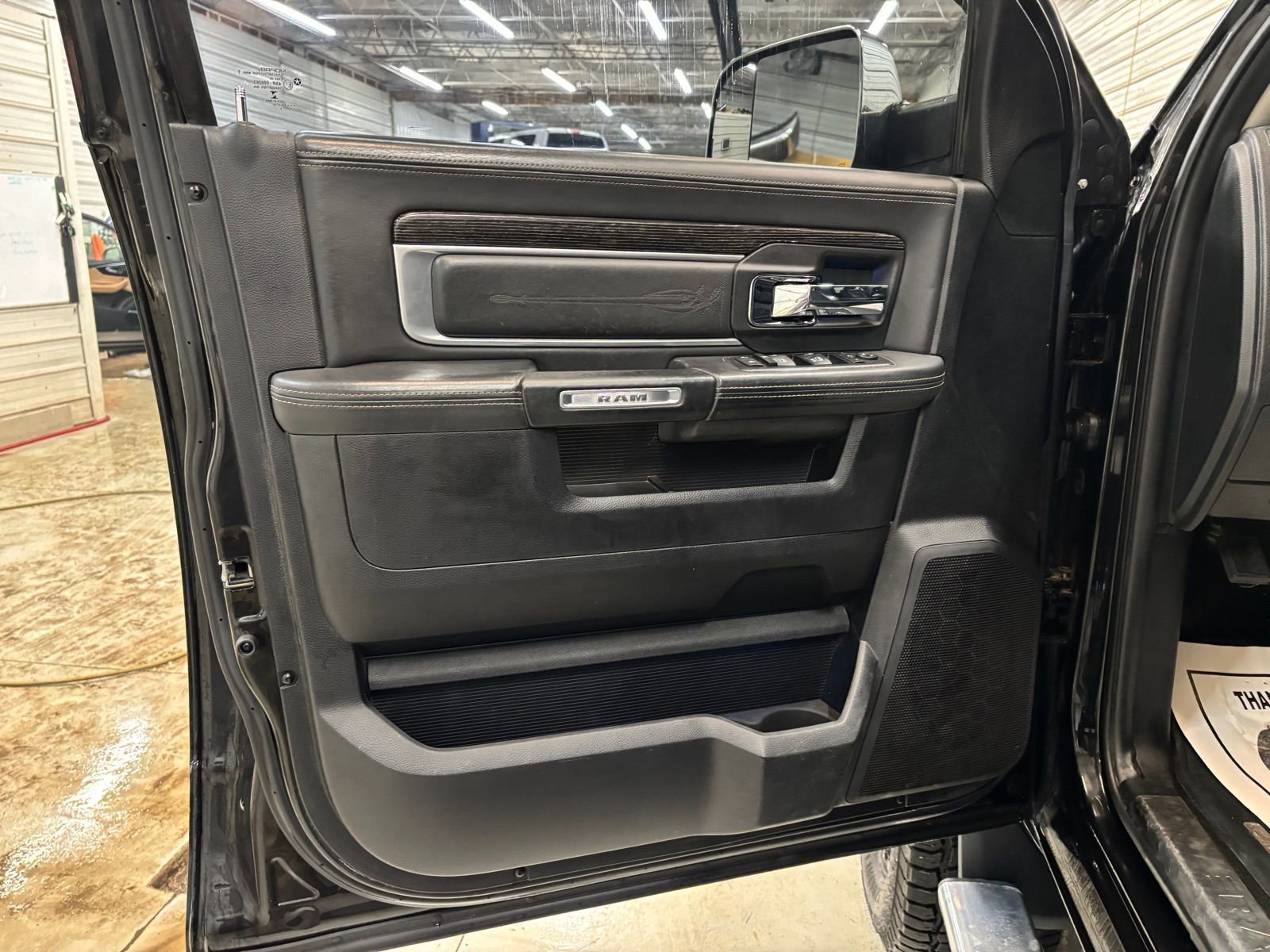 Used 2015 RAM 3500 Laramie Longhorn image 11