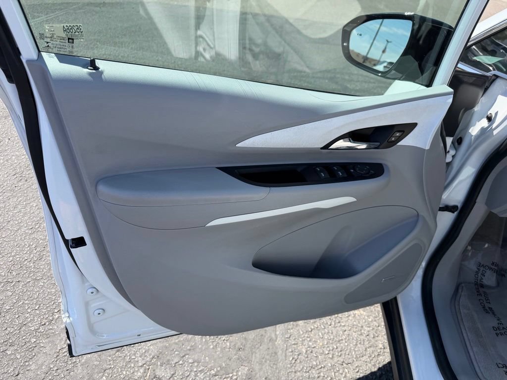 Used 2019 Chevrolet Bolt Premier w/ Infotainment Package FWD image 19