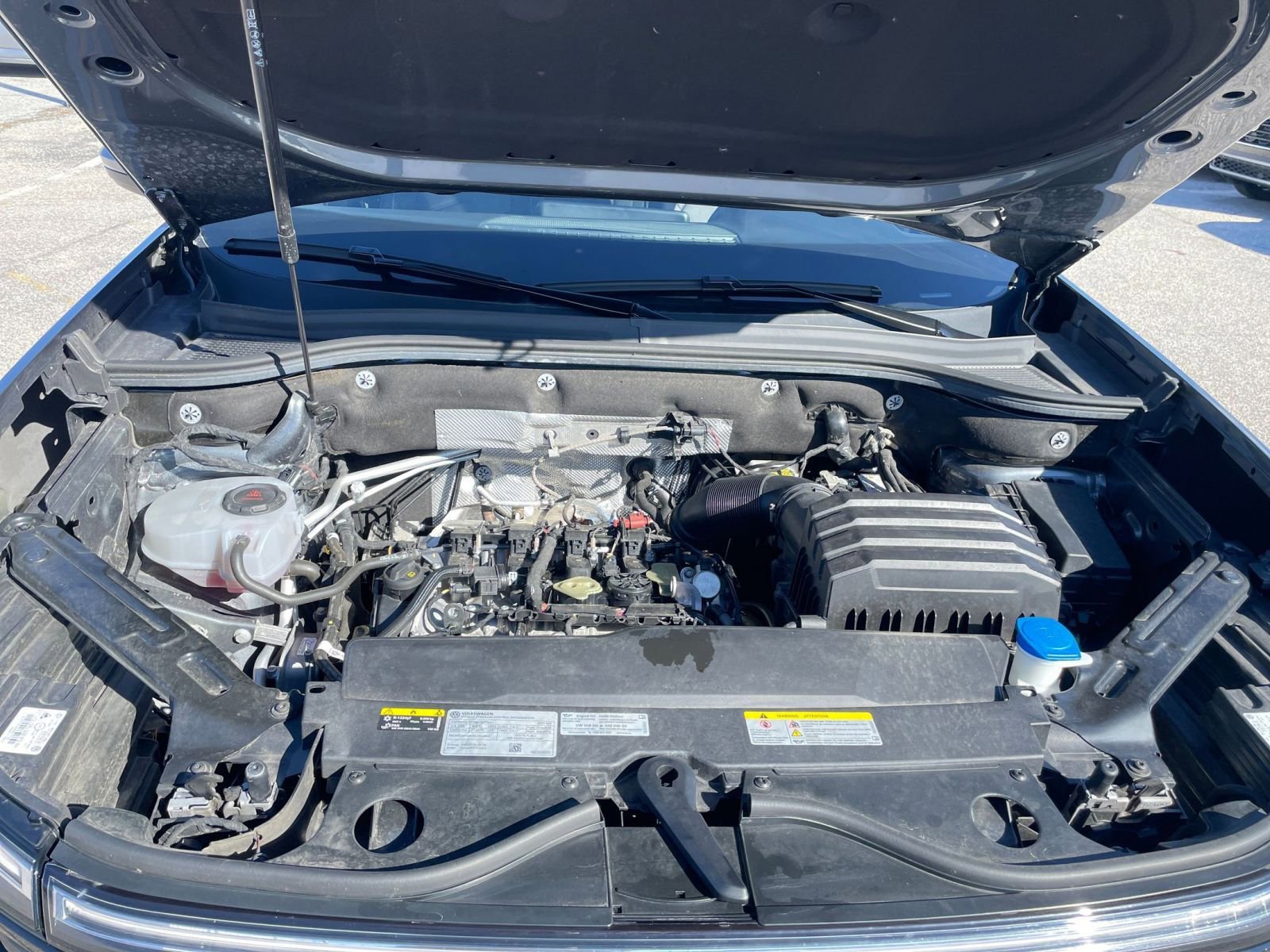 Used 2025 Volkswagen Atlas Cross Sport SE image 32