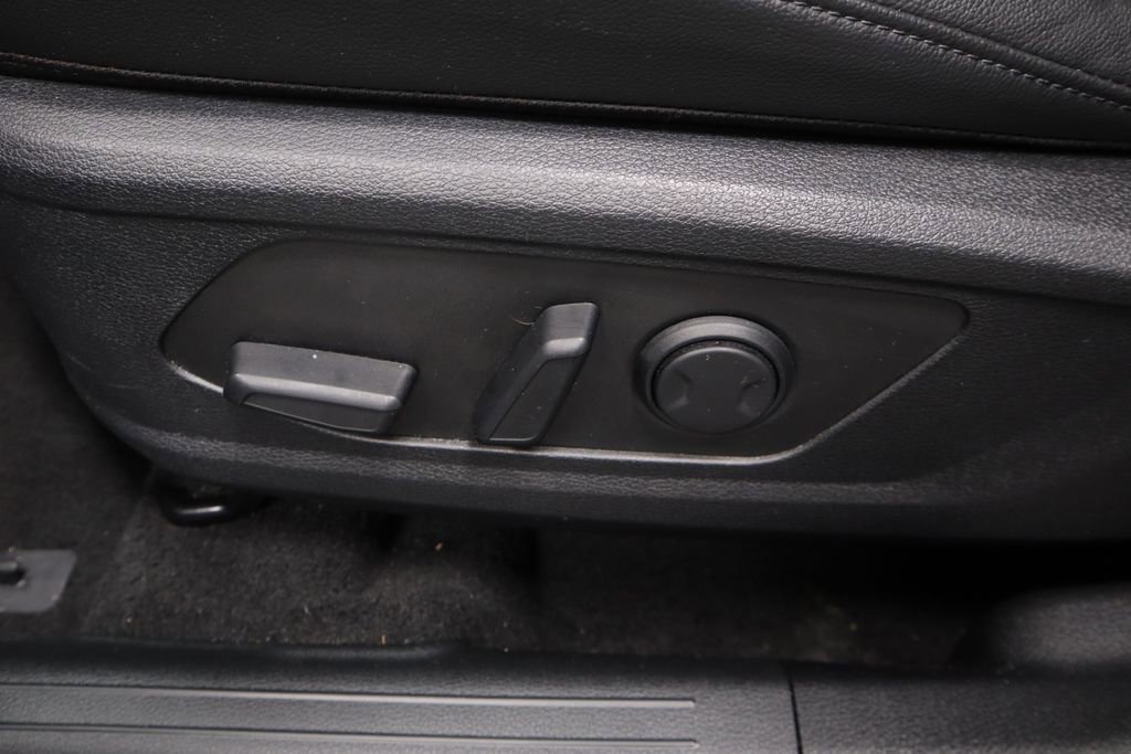 Used 2025 Kia Sportage EX w/ Premium Package image 25