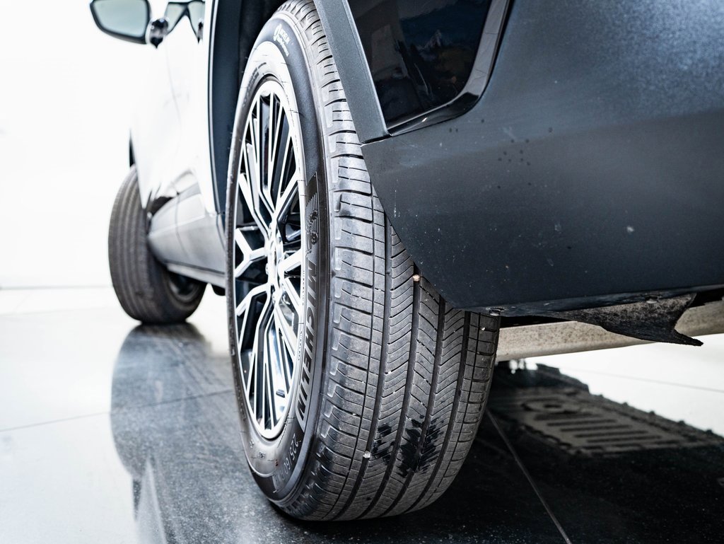 Used 2024 Ford Escape SE w/ Class II Trailer Tow Package image 40