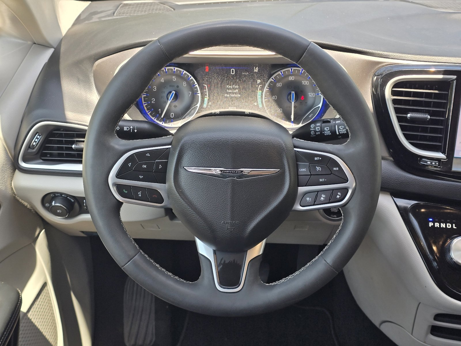 Used 2024 Chrysler Pacifica Touring-L FWD image 15