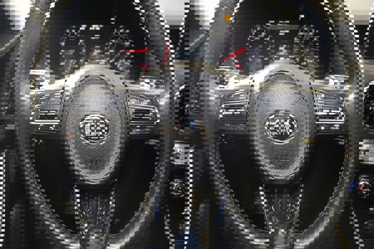 Used 2018 Kia Stinger Premium image 39