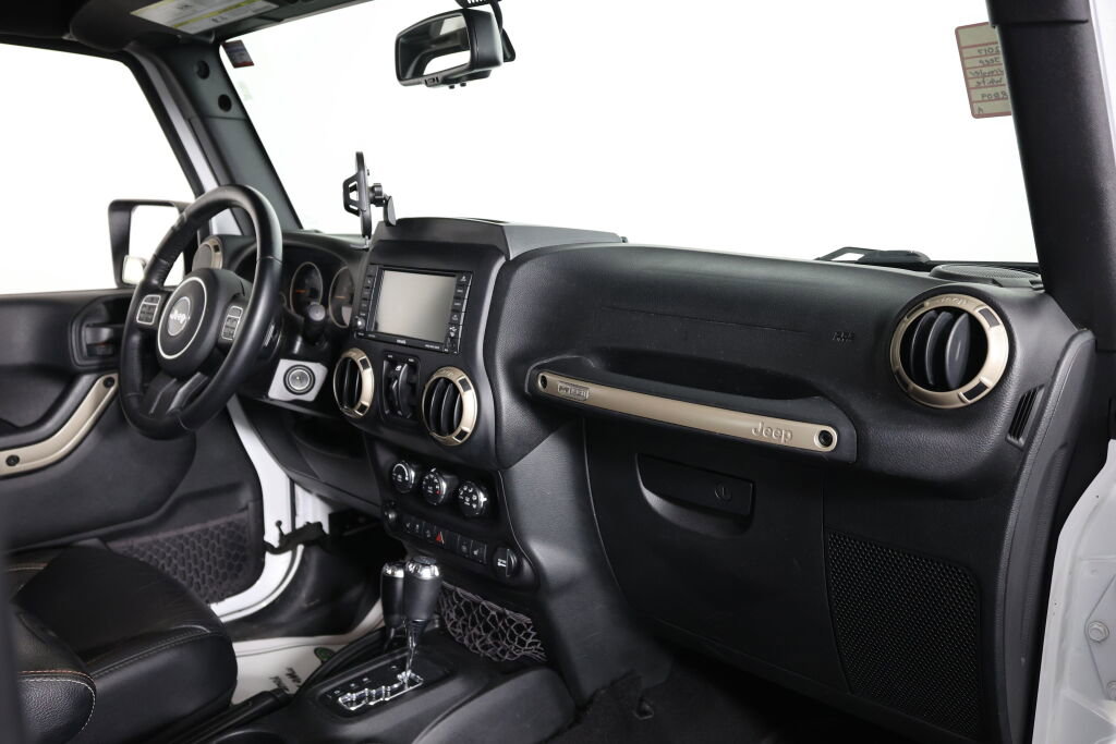 Used 2017 Jeep Wrangler 75th Anniversary image 23