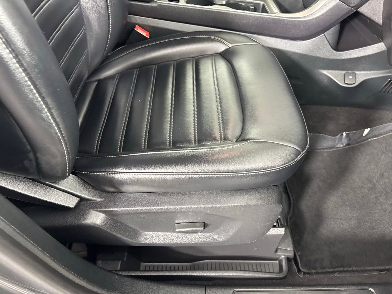 Used 2024 Ford Edge SEL image 31