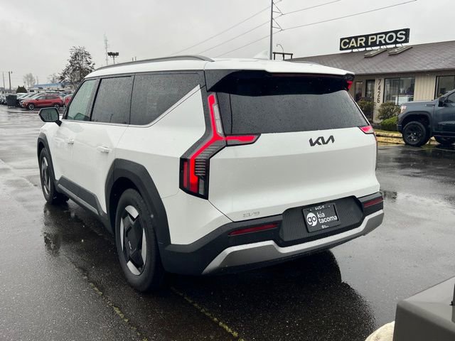 Used 2024 Kia EV9 Wind image 7