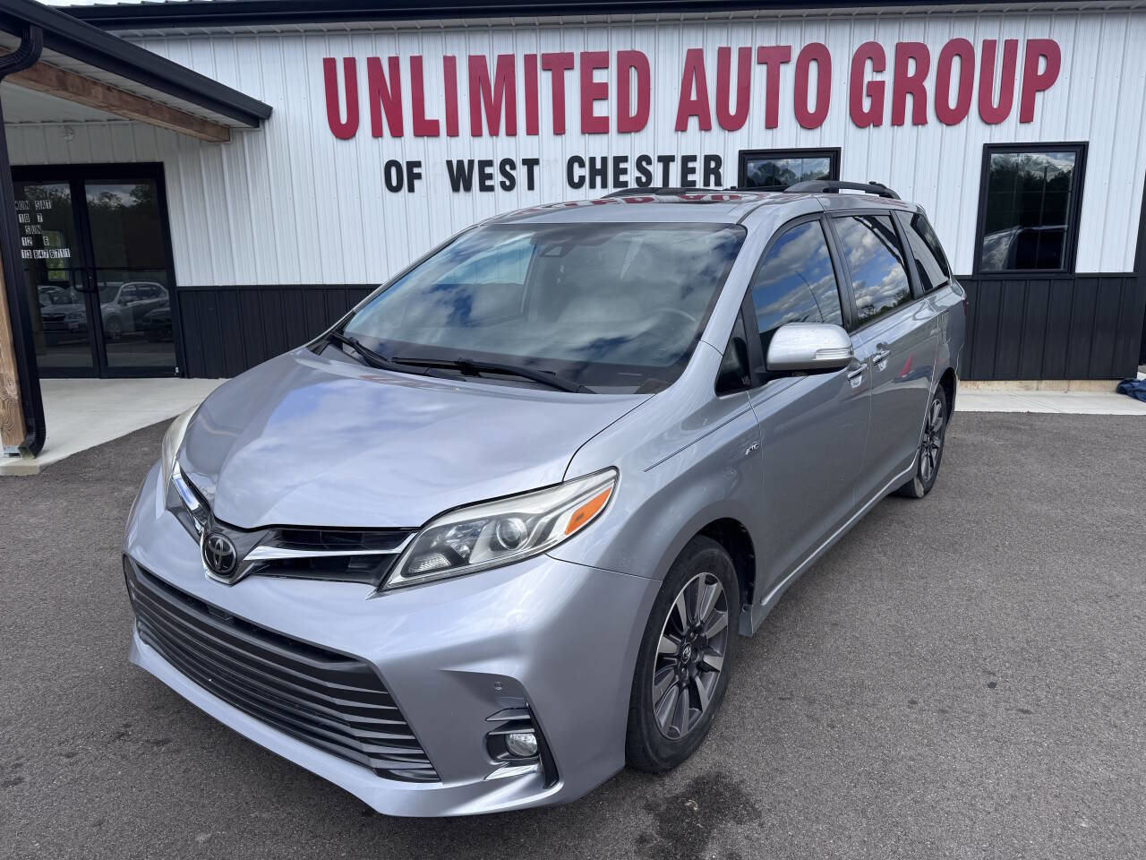 Used 2019 Toyota Sienna Limited AWD/4WD image 1