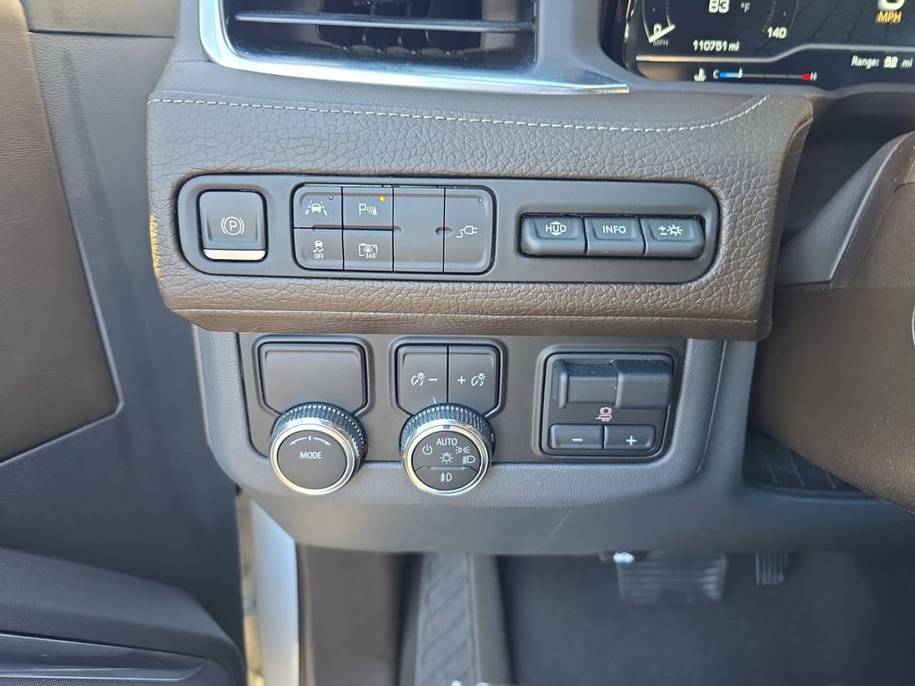 Used 2022 GMC Yukon XL Denali w/ Denali Premium Package image 26