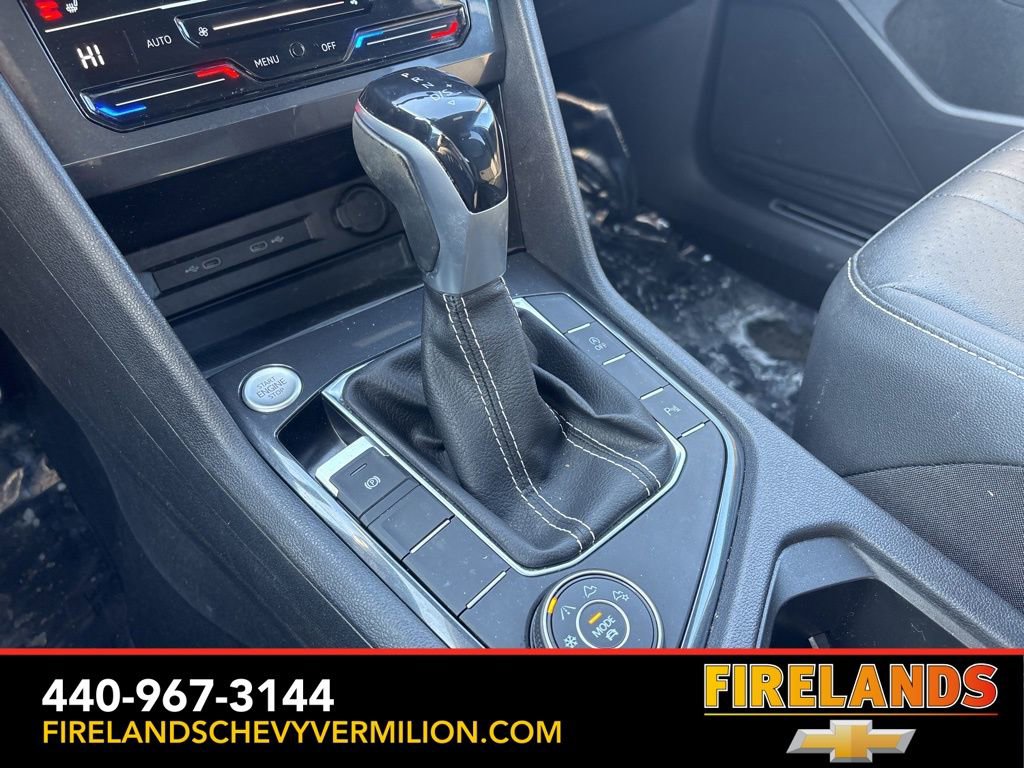 Used 2023 Volkswagen Tiguan SE R-Line image 25