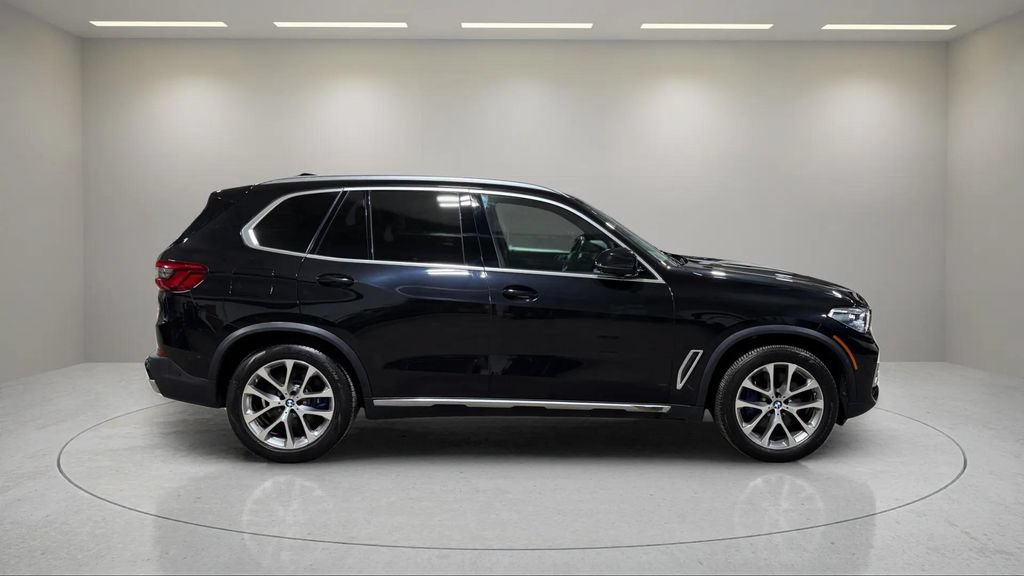 Used 2019 BMW X5 xDrive40i w/ Premium Package AWD/4WD image 2