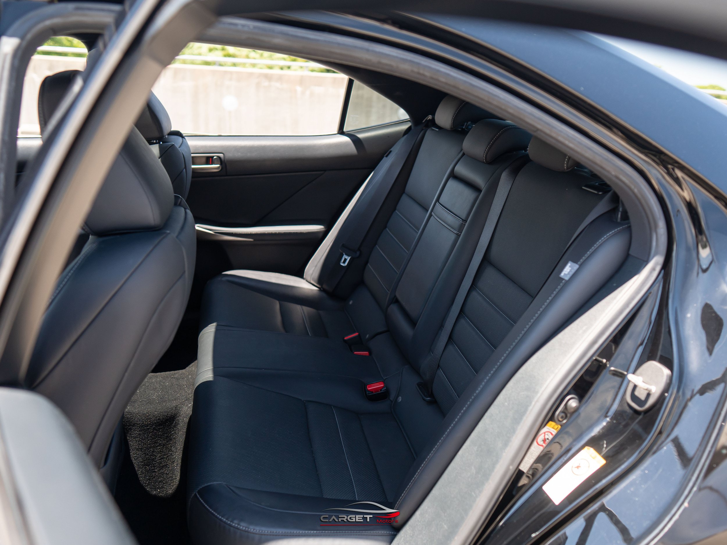 Used 2019 Lexus IS 300 F Sport w/ F Sport Package RWD image 18
