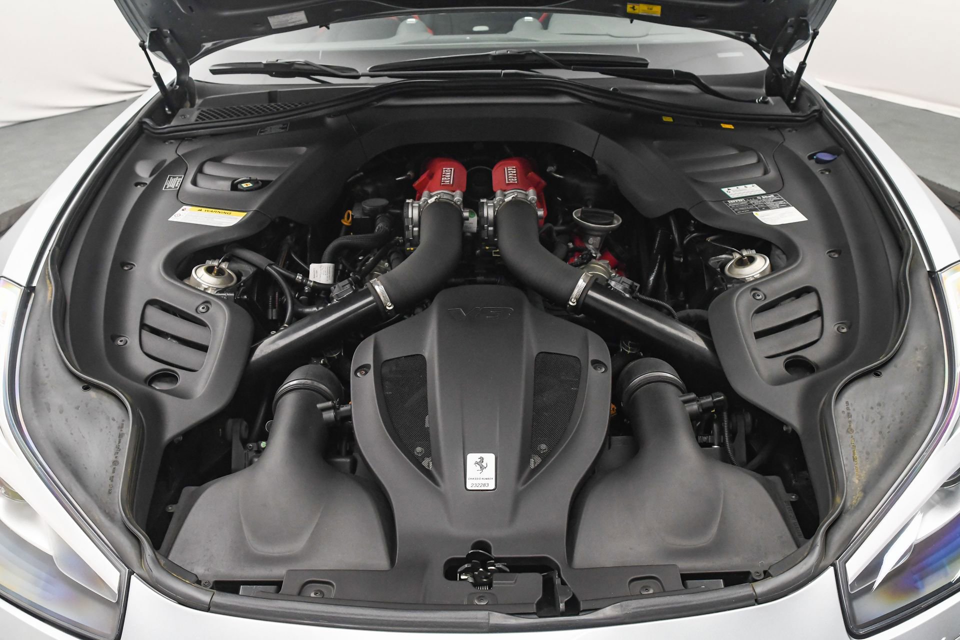 Used 2018 Ferrari GTC4Lusso T image 32