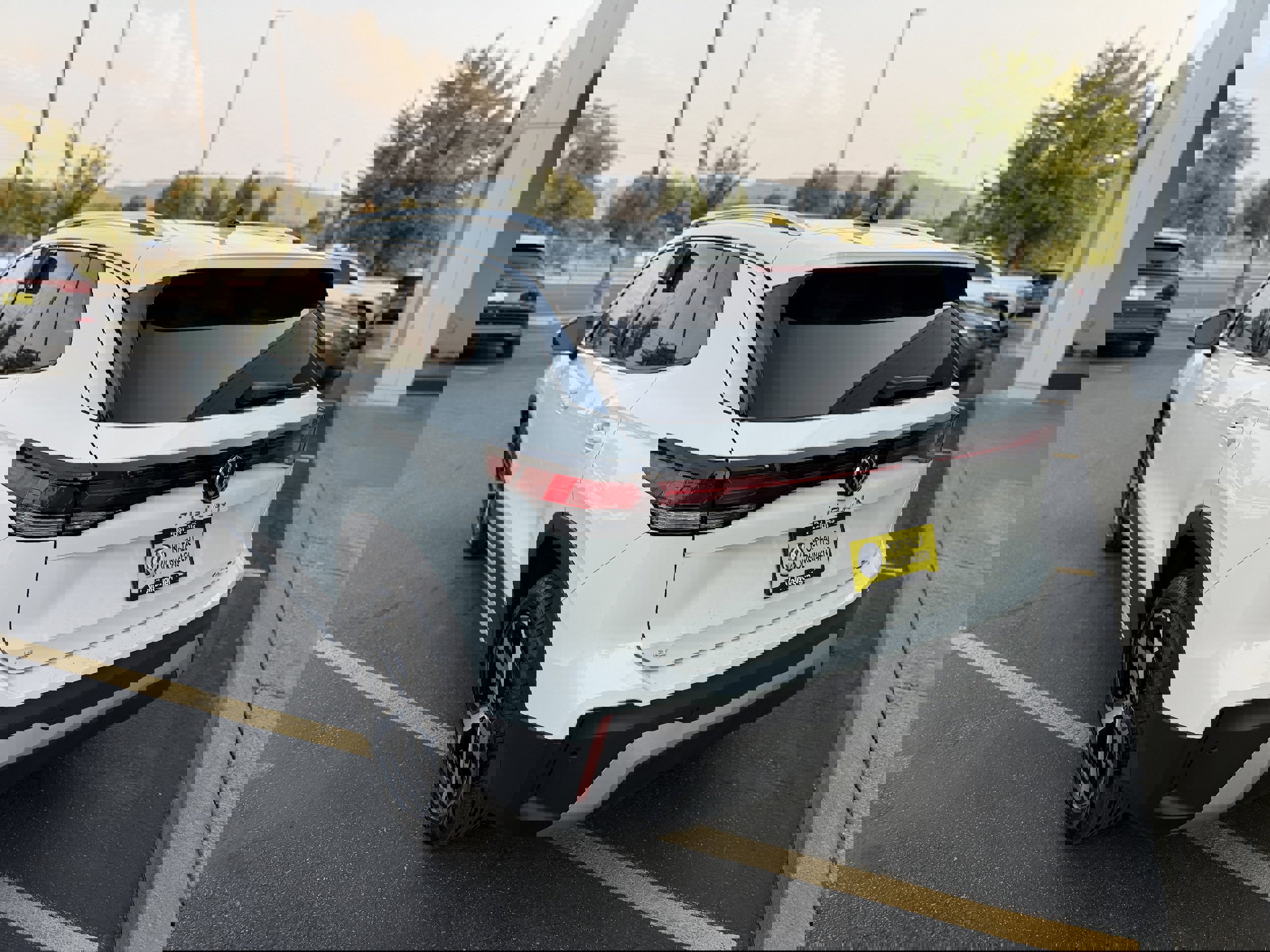 New 2025 Volkswagen Tiguan SE image 7