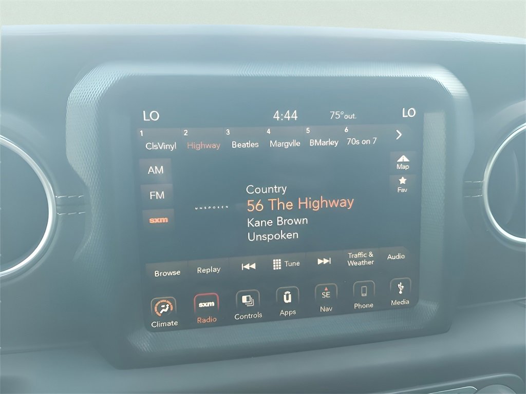 Used 2018 Jeep Wrangler Unlimited Sahara image 31