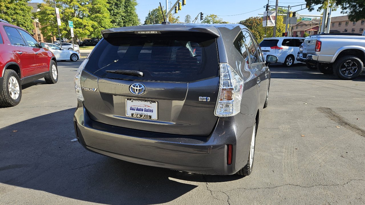 Used 2012 Toyota Prius V Five image 10