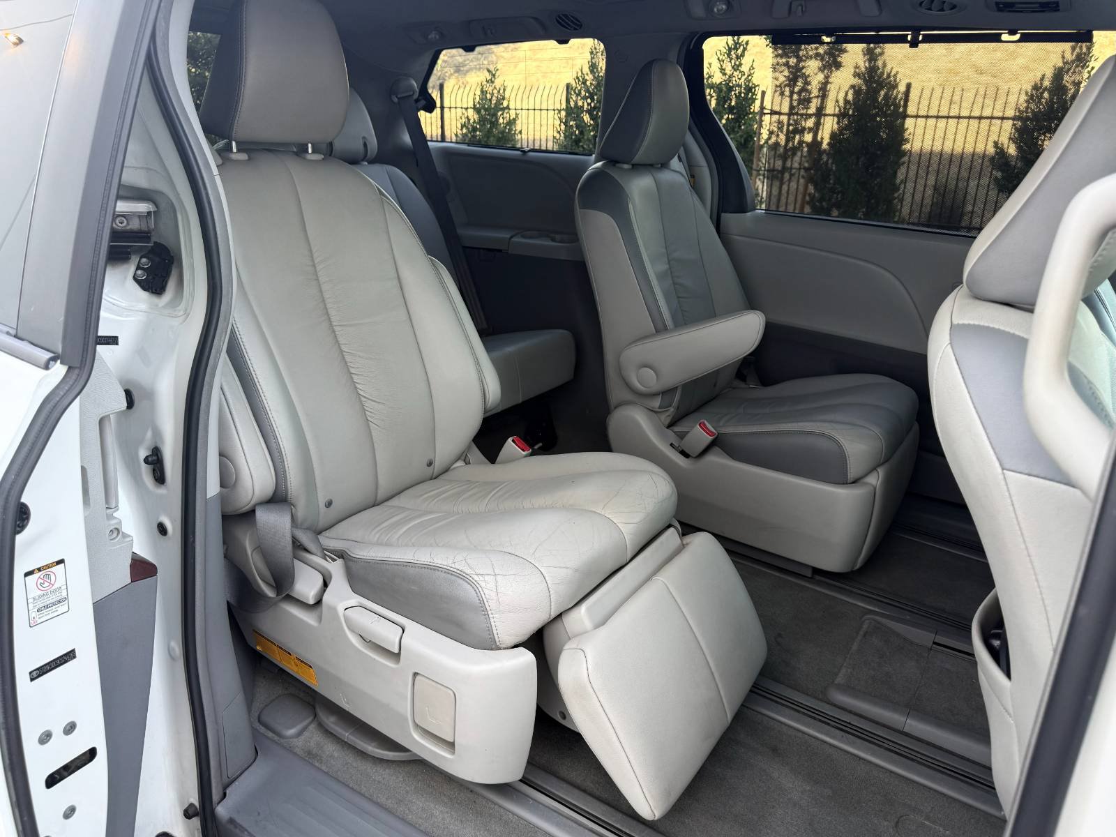 Used 2012 Toyota Sienna Limited w/ Premium Pkg FWD image 35
