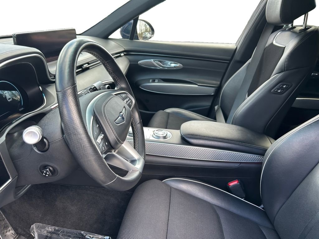 Used 2023 Genesis GV70 2.5T w/ Sport Prestige Package image 9