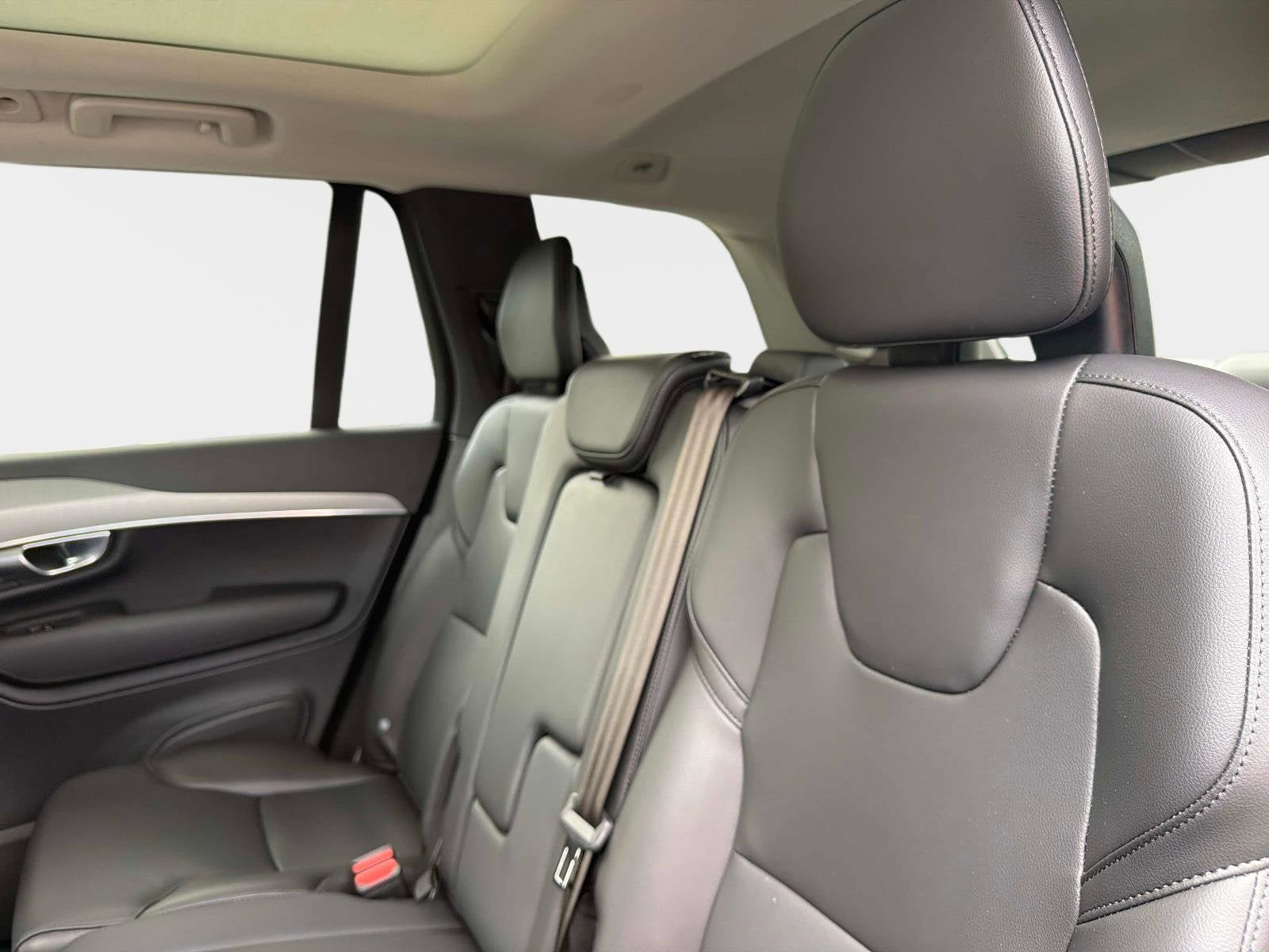 Used 2025 Volvo XC90 B5 Core w/ Protection Package Premier AWD/4WD image 14