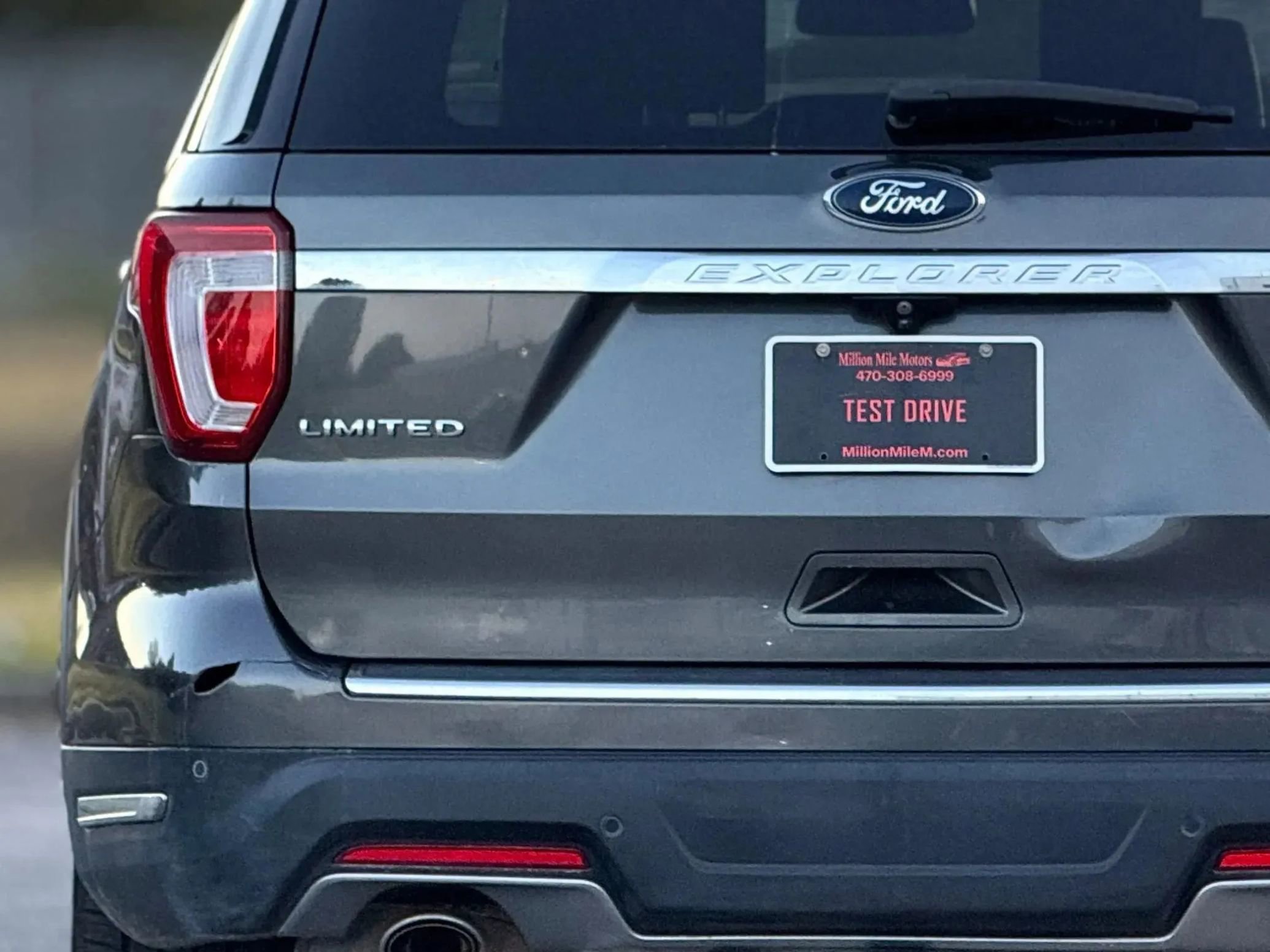 Used 2018 Ford Explorer Limited image 11