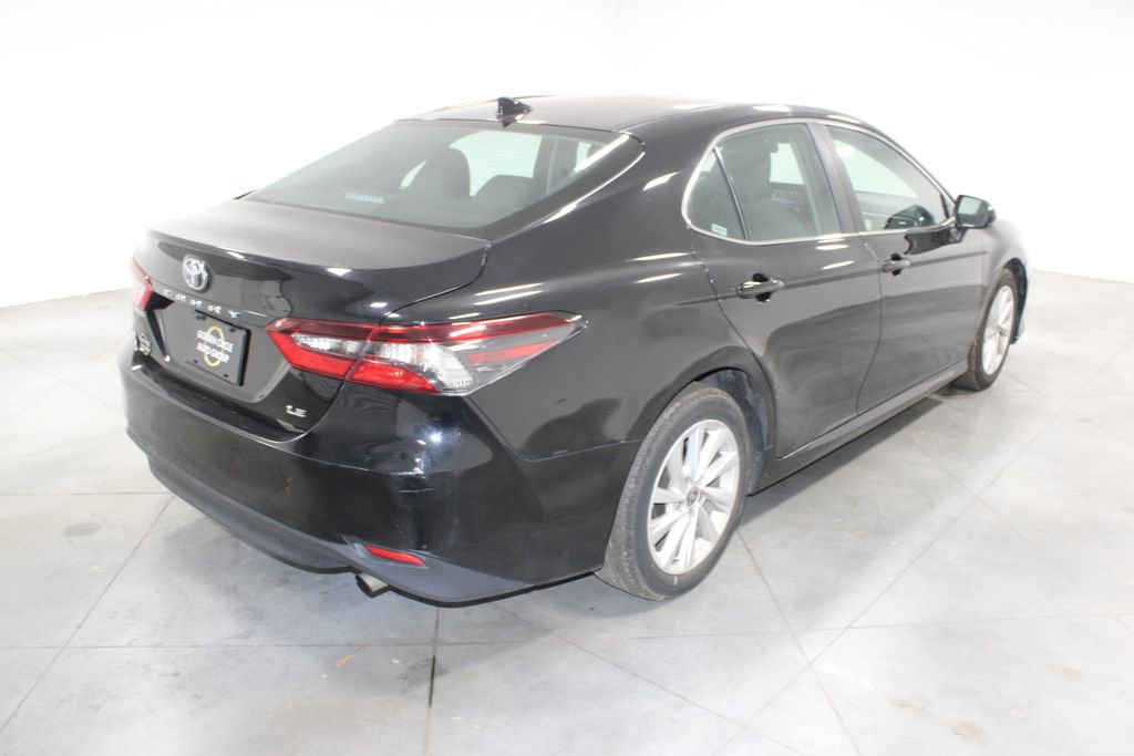 Used 2024 Toyota Camry LE image 9