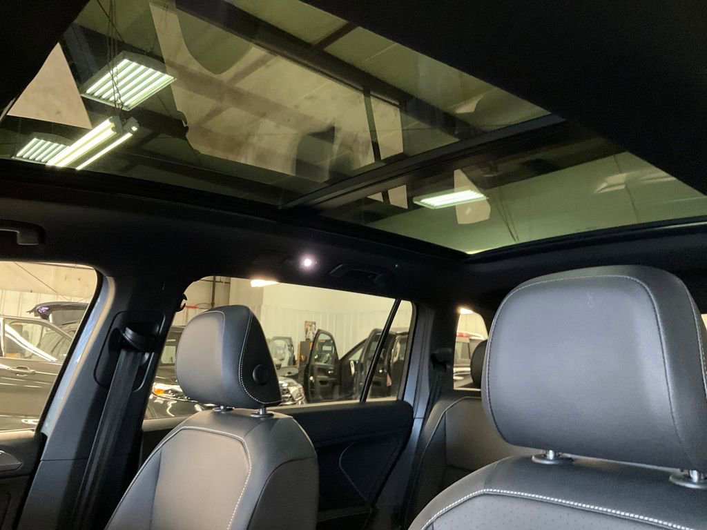 Used 2022 Volkswagen Tiguan SE R-Line AWD/4WD image 13