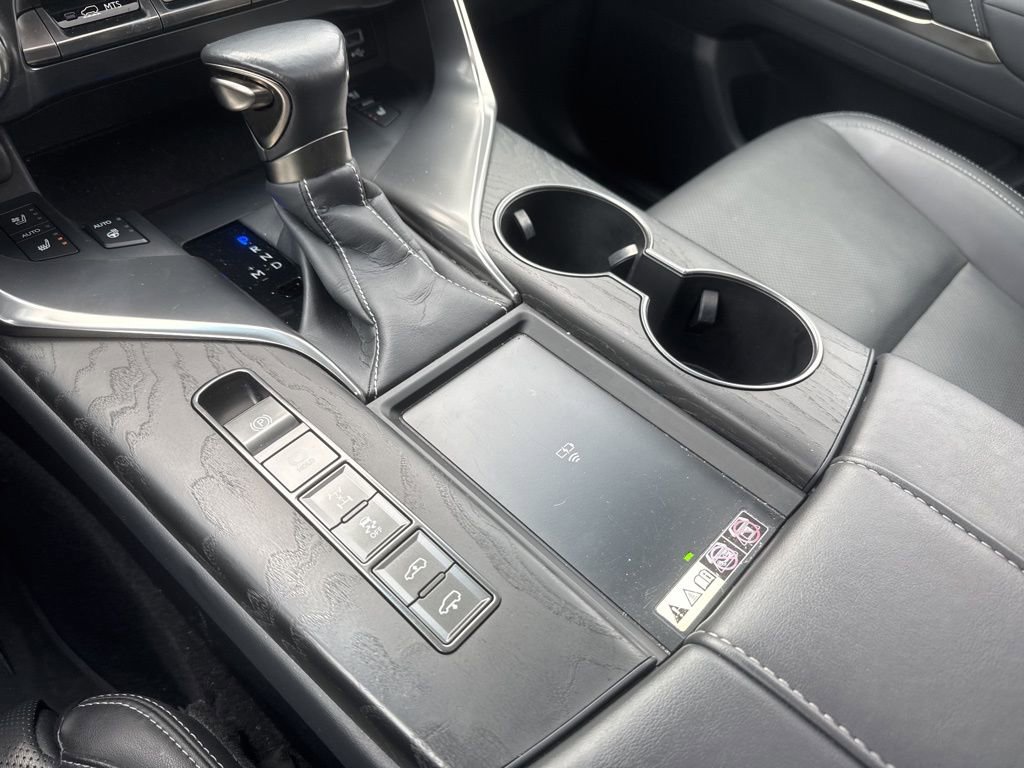 Used 2023 Lexus LX 600 4WD w/ Luxury Package image 18