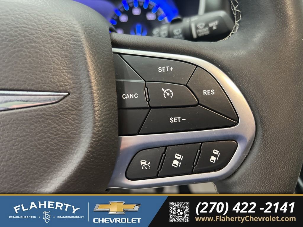 Used 2024 Chrysler Pacifica Touring-L FWD image 22