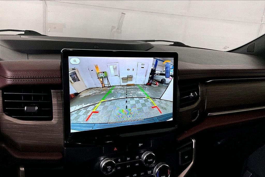 Used 2022 Ford Expedition Max Limited image 21