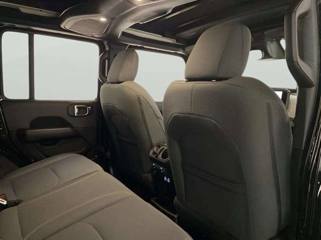 Used 2025 Jeep Wrangler Unlimited Sahara w/ Safety Group image 17